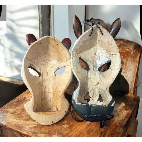 set of 2 vintage hand carved wooden masks, Kenya animals jaguar, and giraffe - Picture 2 of 2